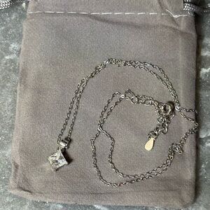 Elegant Silver Necklace with Pendant